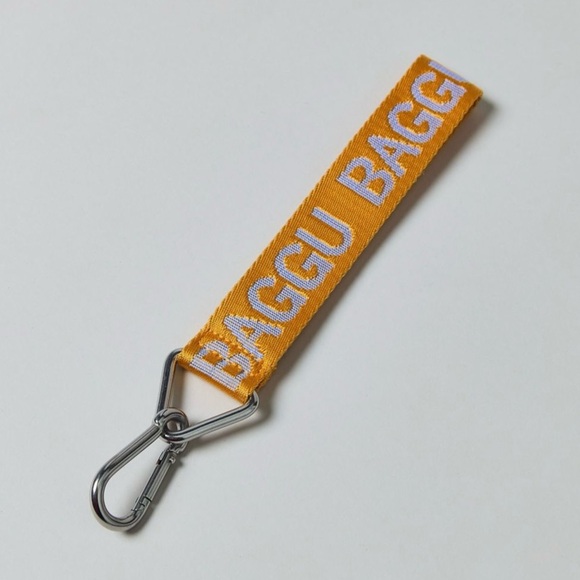 BAGGU Logo Keychain - Tangerine - Bag Charm - NWT - Picture 1 of 2